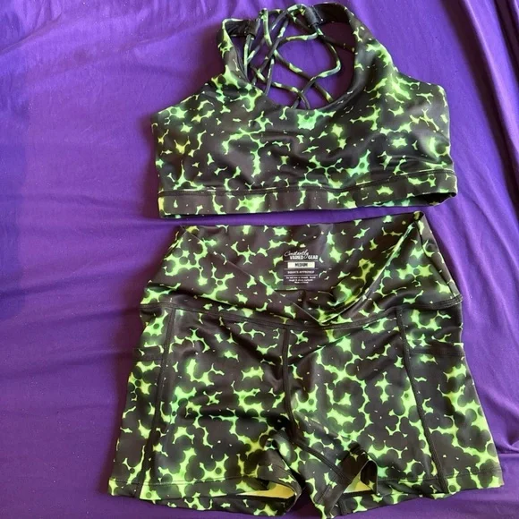 Constantly Varied Gear Activewear Set - Picture 1 of 3